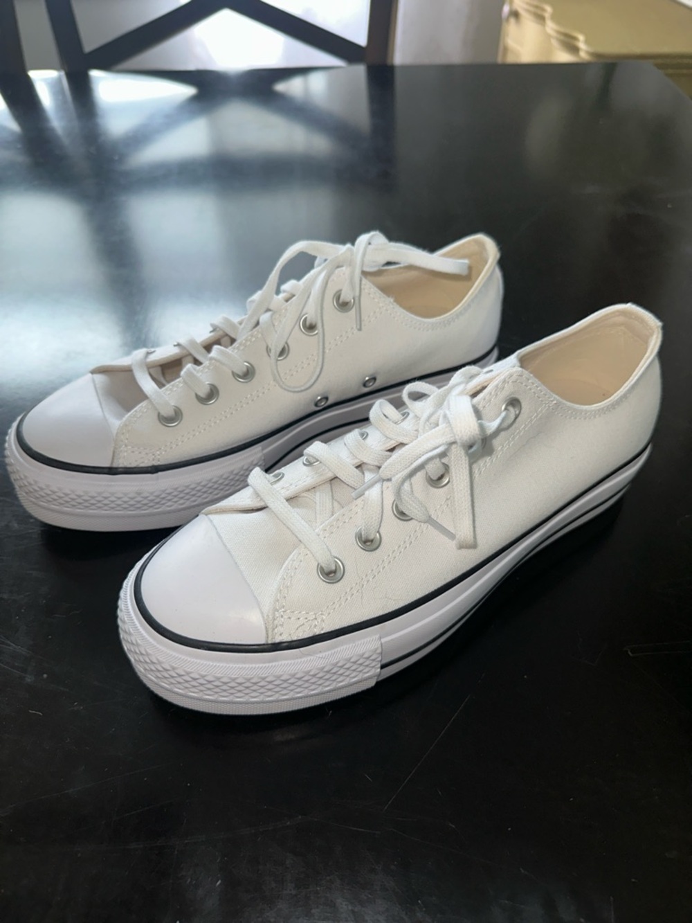 BRAND NEW Converse Chuck Taylor All Star Lift Platform - Women’s 9